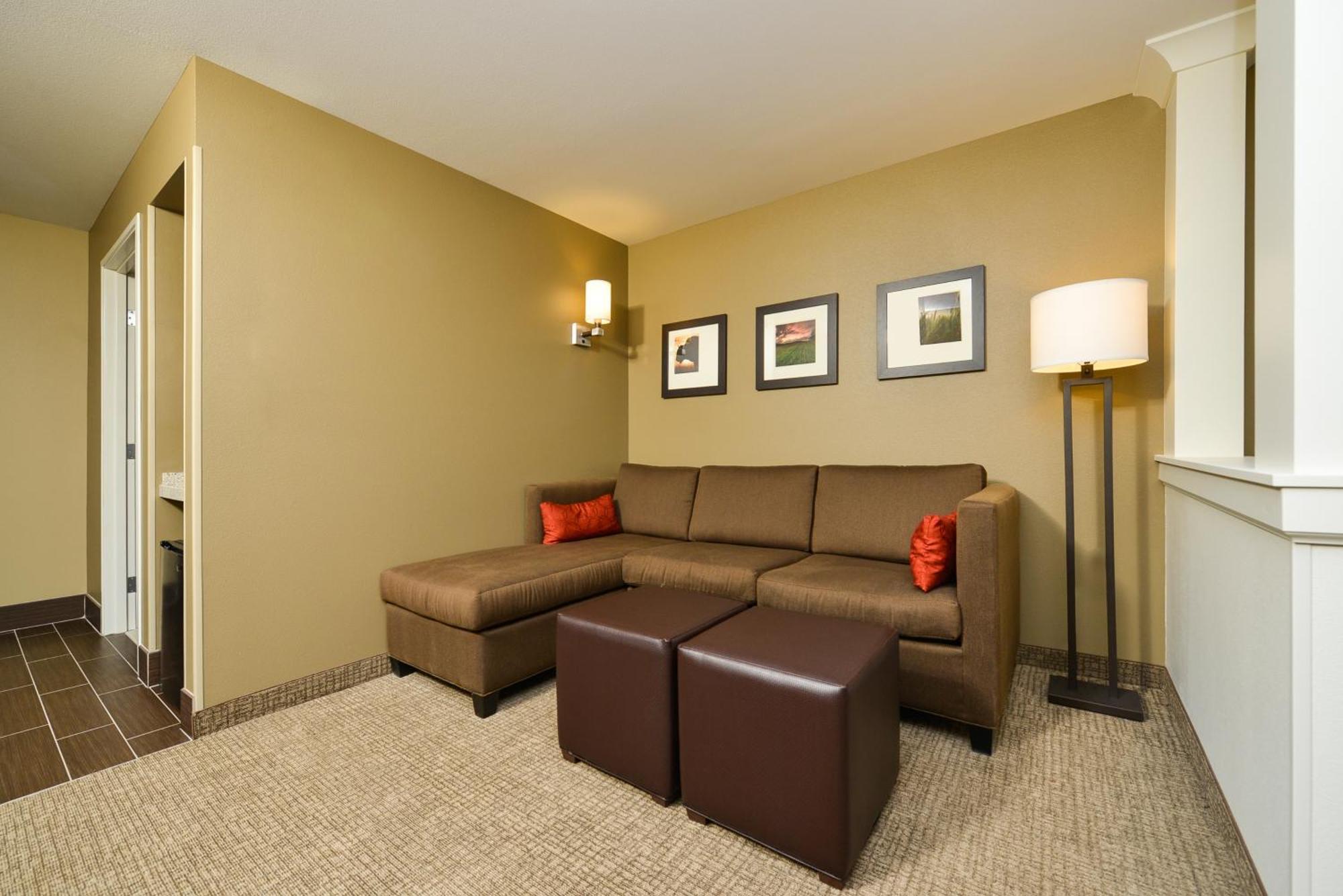 Comfort Suites Fargo Medical Center Exterior foto