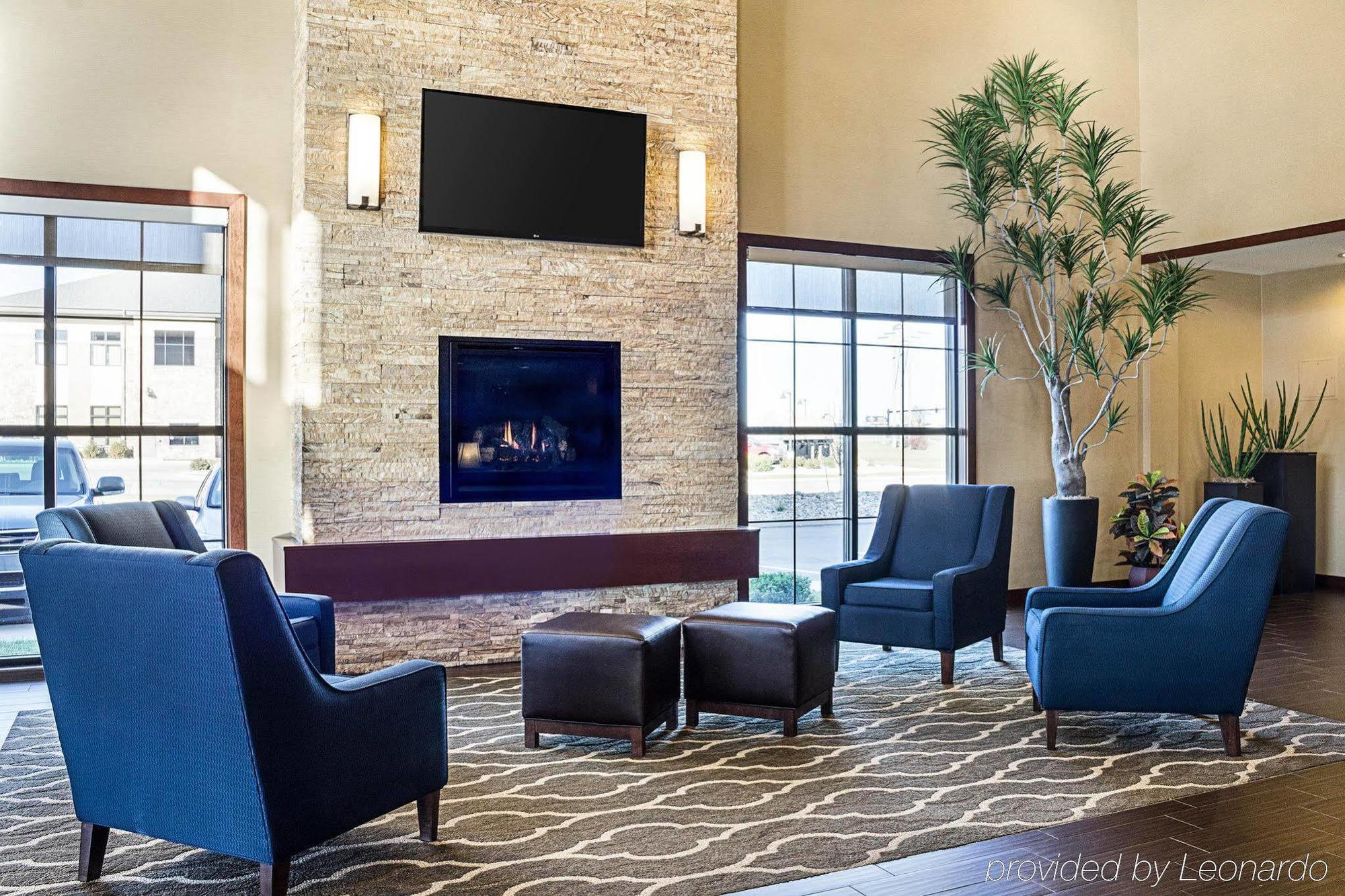 Comfort Suites Fargo Medical Center Exterior foto